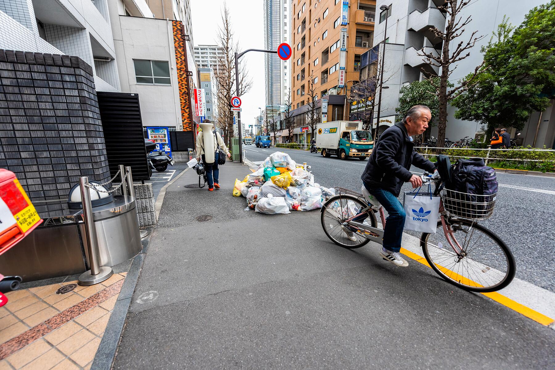 <a href='https://www.fodors.com/world/asia/japan/tokyo/experiences/news/photos/reasons-locals-in-tokyo-hate-tourists#'>From "10 Reasons Locals in Tokyo Hate Tourists: Avoid Being a Litterbug"</a>