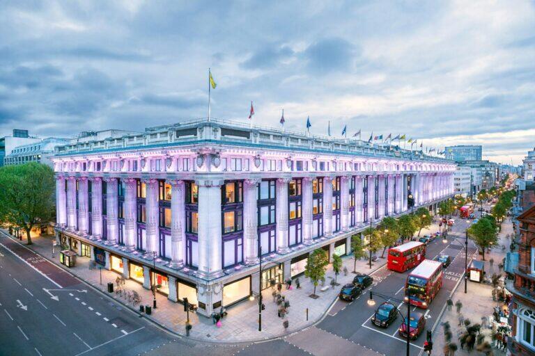 <a href='https://www.fodors.com/world/europe/england/london/experiences/news/photos/20-ultimate-things-to-do-in-london#'>From "The 15 Ultimate Things to Do in London in 2025 (And the Top Things to Avoid): Shop, Drop, and Everything in Between at Selfridges"</a>