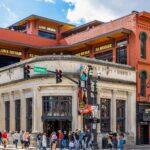 <a href='https://www.fodors.com/world/north-america/usa/tennessee/nashville/experiences/news/photos/things-tourists-should-never-do-in-nashville-tennessee#'>From "9 Reasons Locals in Nashville Hate Tourists: Waiting in Line at Hotspots"</a>