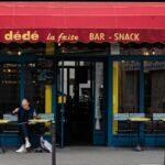 <a href='https://www.fodors.com/world/europe/france/paris/experiences/news/photos/your-guide-to-how-to-dress-like-a-local-in-paris-france#'>From "10 Ways to Avoid Looking Like a Tourist in Paris: Leave the Water Bottle Behind"</a>