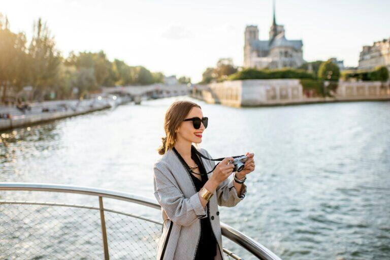 <a href='https://www.fodors.com/world/europe/france/paris/experiences/news/photos/your-guide-to-how-to-dress-like-a-local-in-paris-france#'>From "10 Ways to Avoid Looking Like a Tourist in Paris: Blazers Go With Everything"</a>