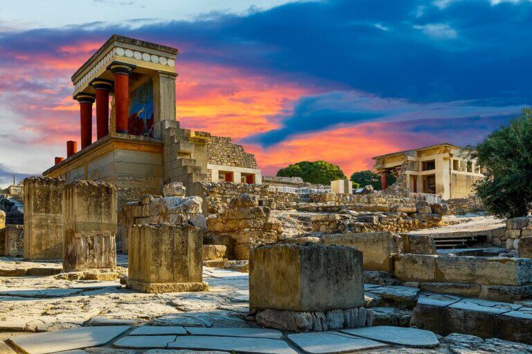 <a href='https://www.fodors.com/world/europe/greece/crete/experiences/news/photos/best-things-to-do-in-crete-greece#'>From "The 12 Best Things to Do in Crete, Greece (Plus the Top Things to Avoid): Knossos Palace"</a>