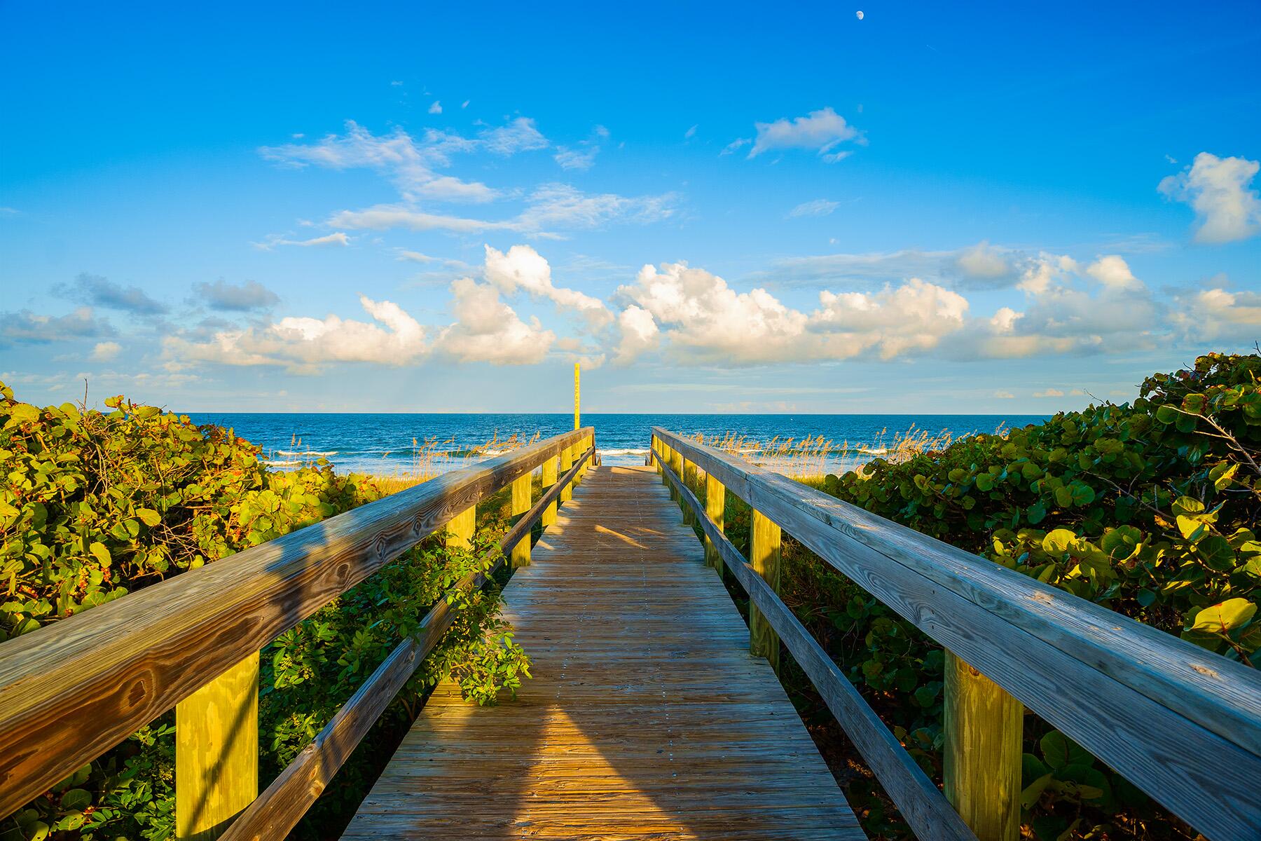 <a href='https://www.fodors.com/world/north-america/usa/florida/experiences/news/photos/americas-10-deadliest-beaches-are-all-in-this-state#'>From "America’s 10 Deadliest Beaches Are All in This State"</a>