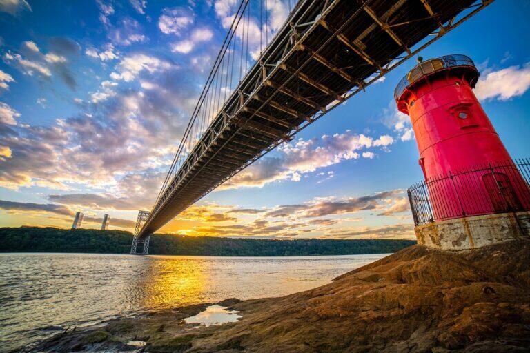 <a href='https://www.fodors.com/world/north-america/usa/new-york/new-york-city/experiences/news/photos/best-things-to-do-in-new-york-city#'>From "The 15 Best Things to Do in New York City (and Top Things to Avoid): Hike Manhattan"</a>