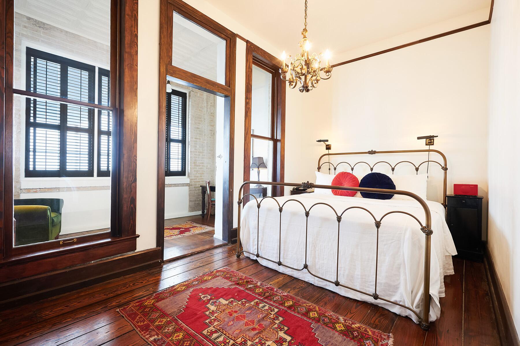 <a href='https://www.fodors.com/world/north-america/usa/texas/san-antonio/experiences/news/photos/best-things-to-do-in-san-antonio#'>From "The 15 Best Things to Do in San Antonio (and Top Things to Avoid): Best Boutique Hotel: Hotel Havana"</a>