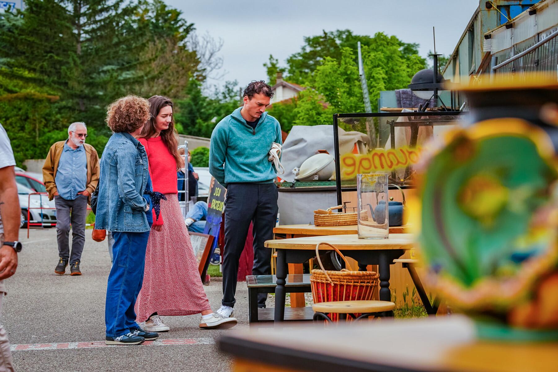 <a href='https://www.fodors.com/world/europe/france/lyon-and-the-alps/places/lyon/experiences/news/photos/the-best-things-to-do-in-lyon-and-top-things-to-avoid#'>From "The 14 Best Things to Do in Lyon (and Top Things to Avoid): Haggle at Les Puces du Canal"</a>