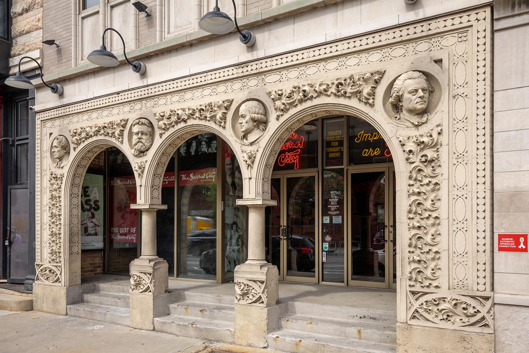 <a href='https://www.fodors.com/world/north-america/usa/illinois/chicago/experiences/news/photos/best-things-to-do-in-chicago#'>From "The 14 Best Things to Do in Chicago (and Top Things to Avoid): Second City"</a>