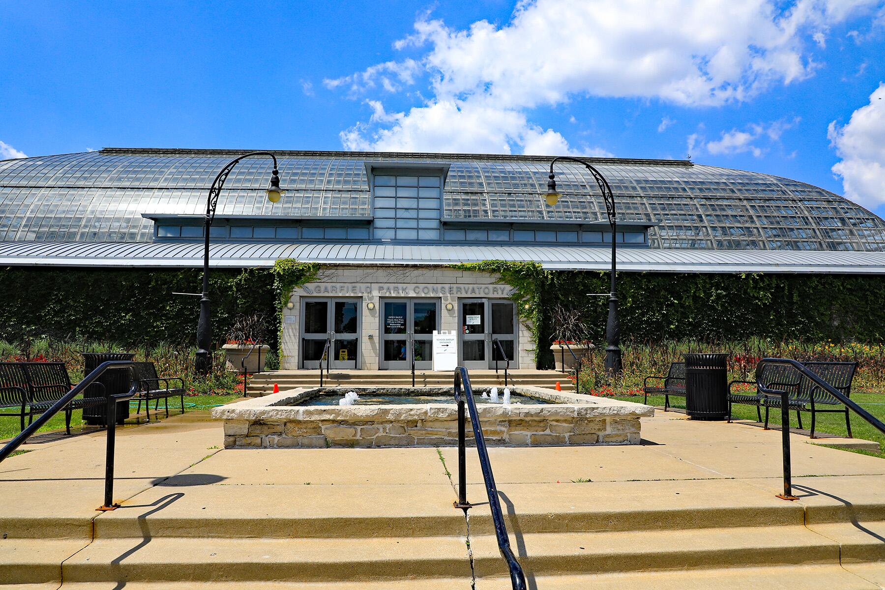 <a href='https://www.fodors.com/world/north-america/usa/illinois/chicago/experiences/news/photos/best-things-to-do-in-chicago#'>From "The 14 Best Things to Do in Chicago (and Top Things to Avoid): Garfield Park Conservatory"</a>