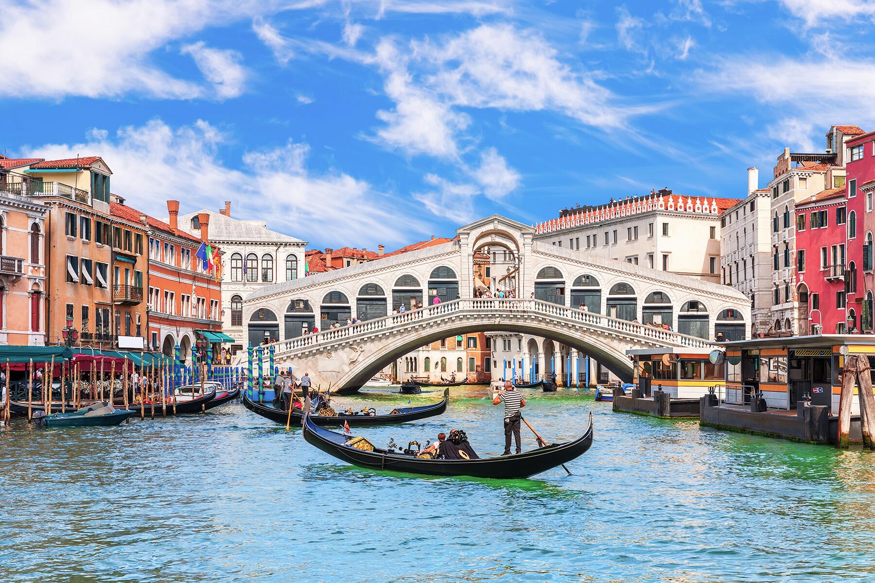 <a href='https://www.fodors.com/world/europe/italy/venice/experiences/news/photos/best-things-to-do-in-venice-italy#'>From "The 15 Best Things to Do in Venice, Italy (and Top Things to Avoid): Things to Avoid: Rialto "</a>