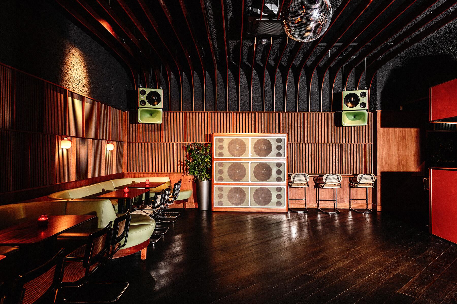 <a href='https://www.fodors.com/world/europe/ireland/dublin/experiences/news/photos/best-things-to-do-in-dublin#'>From "The 15 Best Things to Do in Dublin (and Top Things to Avoid): Must-Try Restaurant: Sister7@Fidelity Bar"</a>