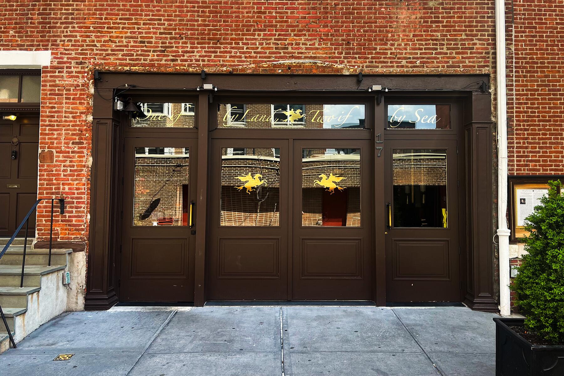 <a href='https://www.fodors.com/world/north-america/usa/new-york/new-york-city/experiences/news/photos/most-haunted-spots-in-new-york-city#'>From "The 10 Most Haunted Spots in New York City: One if by Land, Two if by Sea"</a>