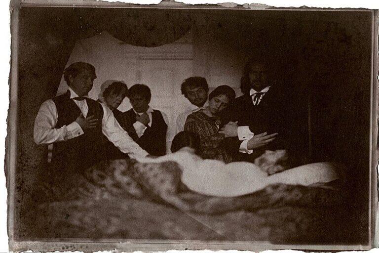 <a href='https://www.fodors.com/world/north-america/usa/new-york/new-york-city/experiences/news/photos/most-haunted-spots-in-new-york-city#'>From "The 10 Most Haunted Spots in New York City: Merchant’s House Museum"</a>