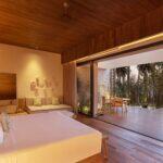 BTMXMY – Beachfront Pool Suite Beach Left View From Room – HighRes