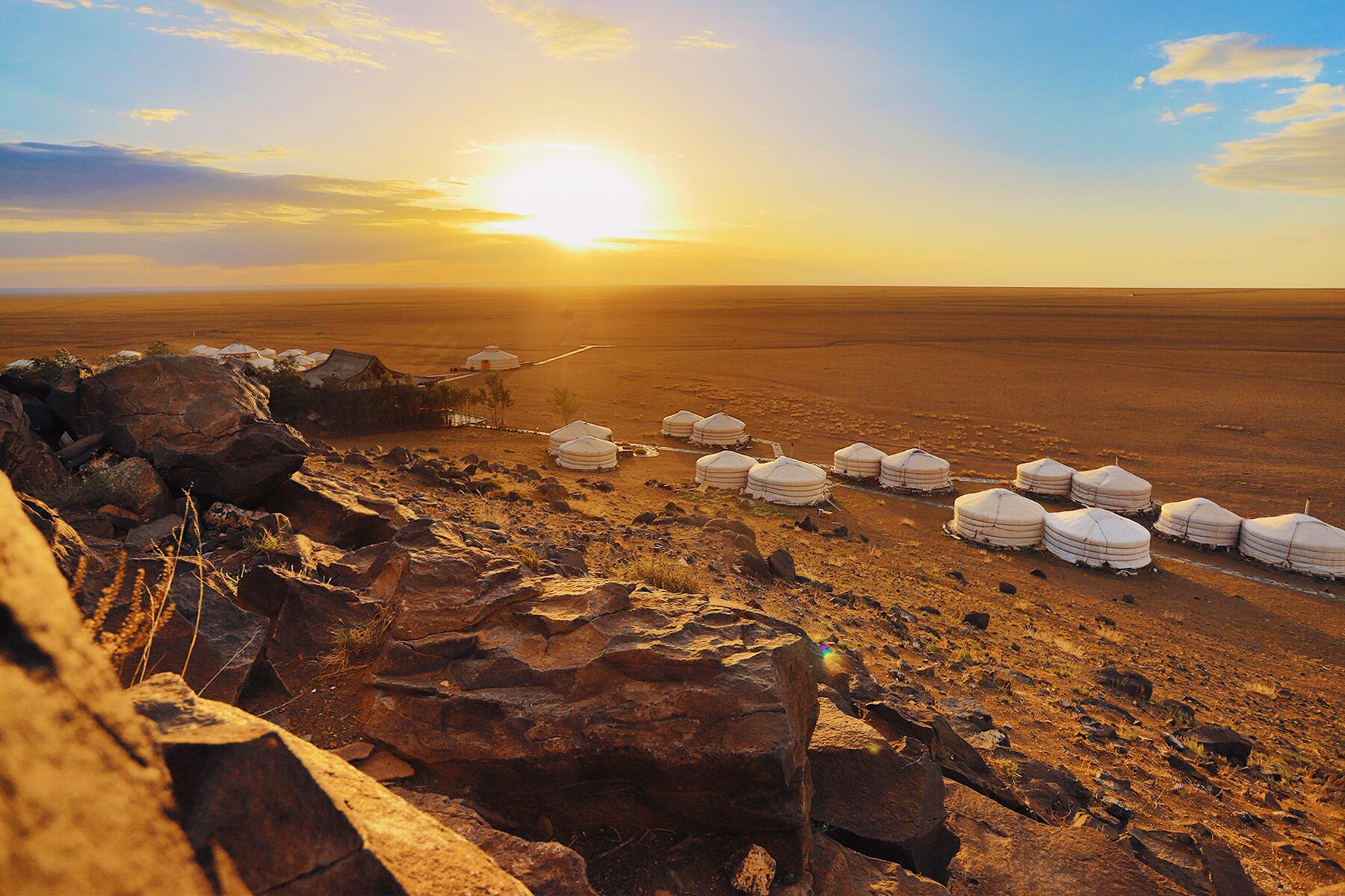 MN – Gobi – TCL – Sunrise – Wide Angle – copyright – Tuguldur