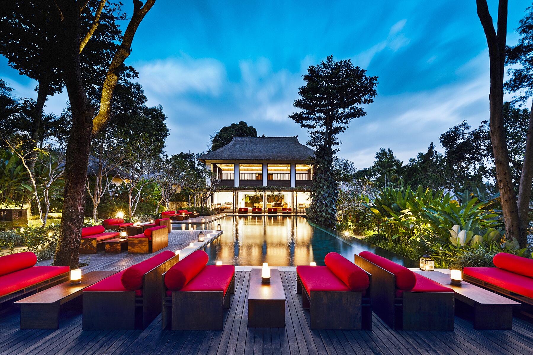 UU- pool by night- specific event