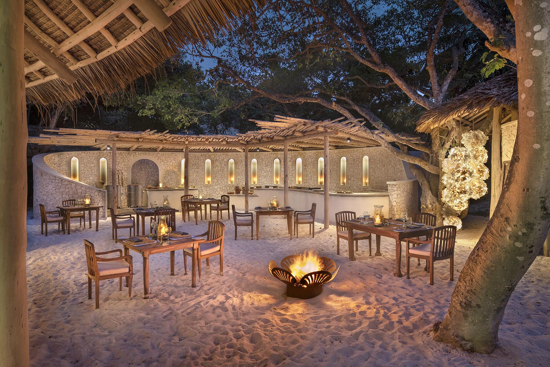 Zanzibar-Mnemba-Island-Dining-Area (2)