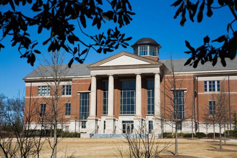 <a href='https://www.fodors.com/world/north-america/usa/georgia/central-and-north-georgia/places/athens/experiences/news/photos/best-music-in-athens-georgia#'>From "How One Small Southern Town Became a Modern Music Epicenter: University of Georgia "</a>