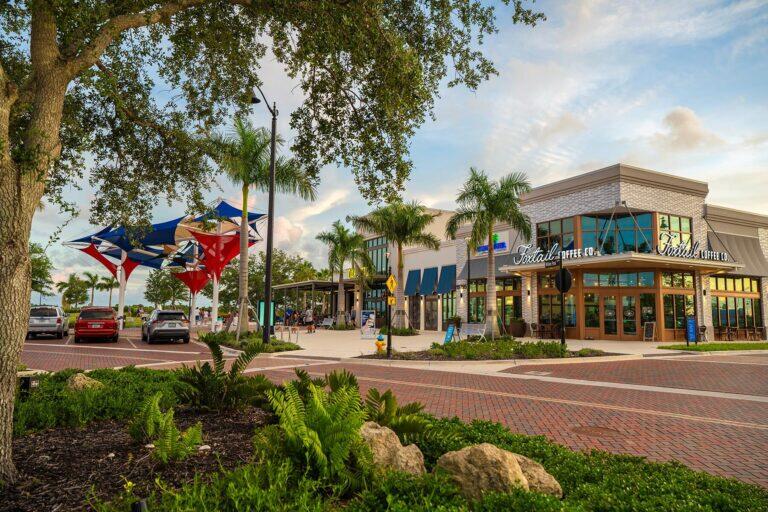 <a href='https://www.fodors.com/world/north-america/usa/florida/experiences/news/photos/venice-might-be-floridas-best-kept-and-quirkiest-secret#'>From "The Weird Florida Beach Town That’s Actually Super Cool"</a>
