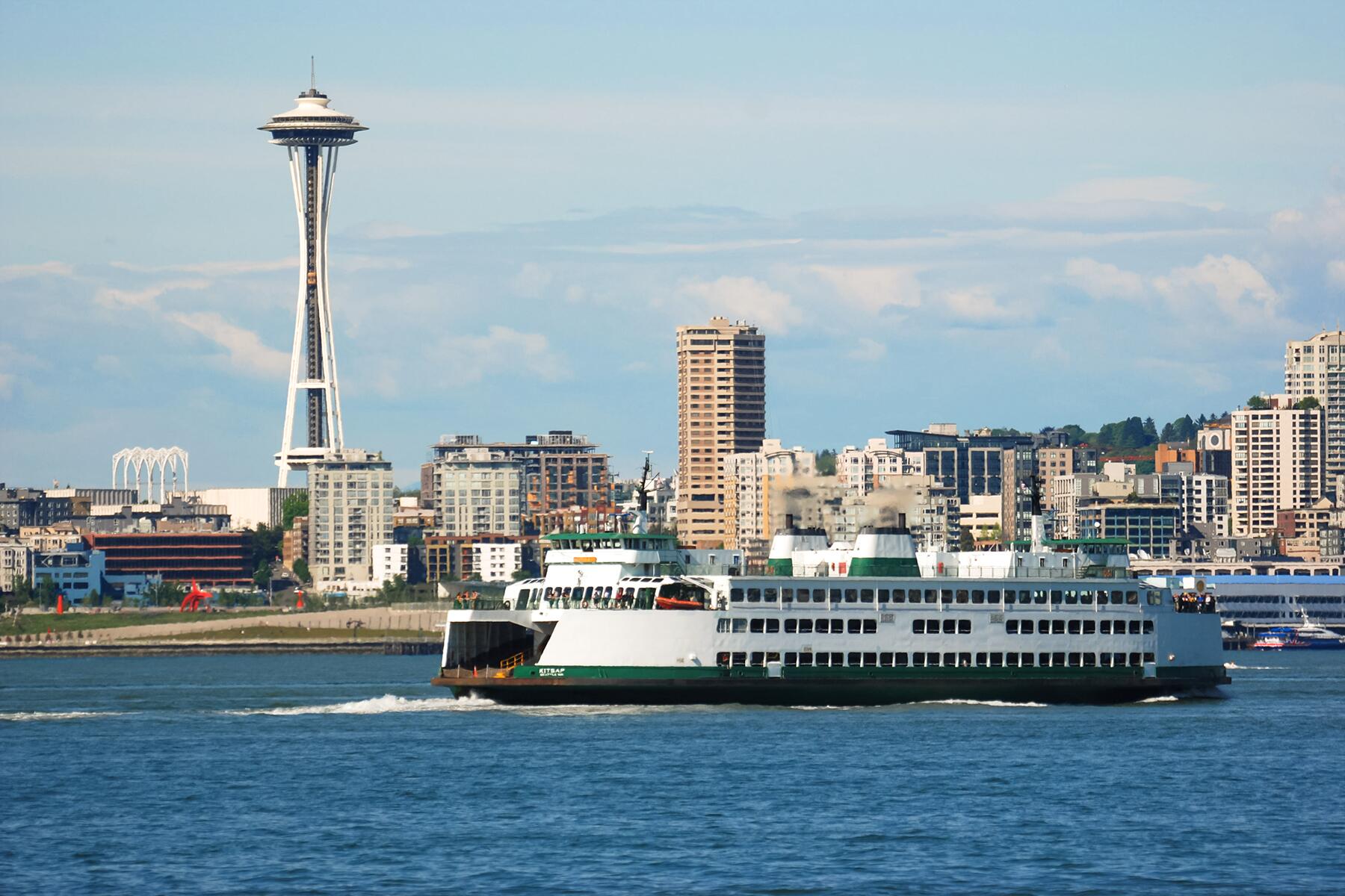 <a href='https://www.fodors.com/world/north-america/usa/washington/seattle/experiences/news/photos/best-ways-to-experience-seattles-natural-wonders#'>From "10 Best Ways to Experience Seattle’s Natural Wonders: Hit the Water on Washington State Ferries "</a>