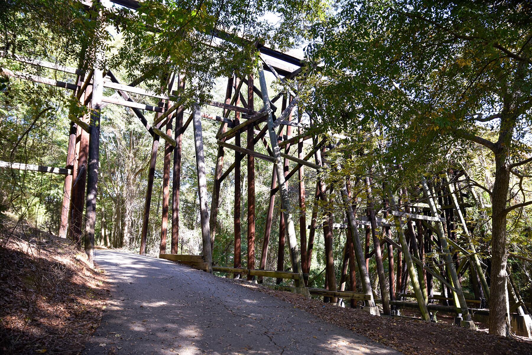 <a href='https://www.fodors.com/world/north-america/usa/georgia/central-and-north-georgia/places/athens/experiences/news/photos/best-music-in-athens-georgia#'>From "How One Small Southern Town Became a Modern Music Epicenter: Dudley Park "</a>