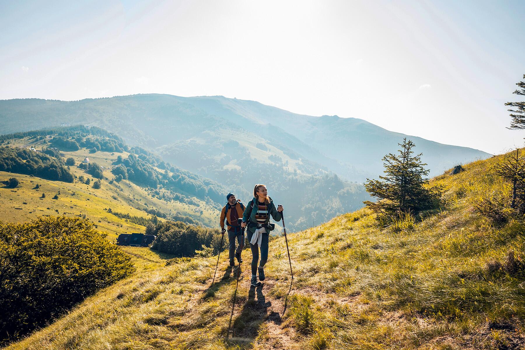 ‘Alpine Divorces’ Is a Dangerous Hiking Trend. Here’s What You Need to Know