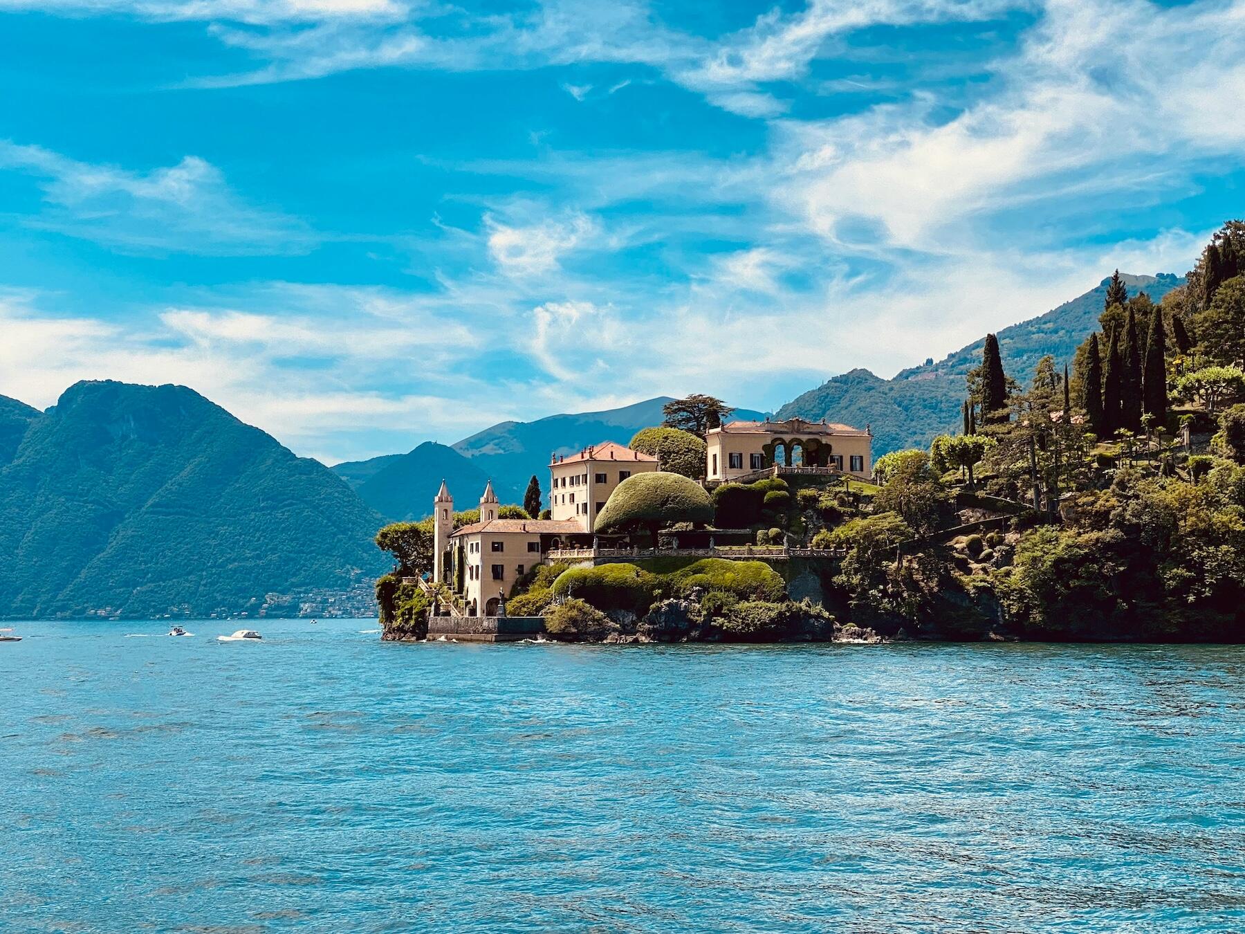 <a href='https://www.fodors.com/world/europe/italy/experiences/news/photos/lake-garda-vs-lake-como-which-is-better-to-visit#'>From "How to Choose Between Italy’s Two Most Gorgeous Lakes"</a>