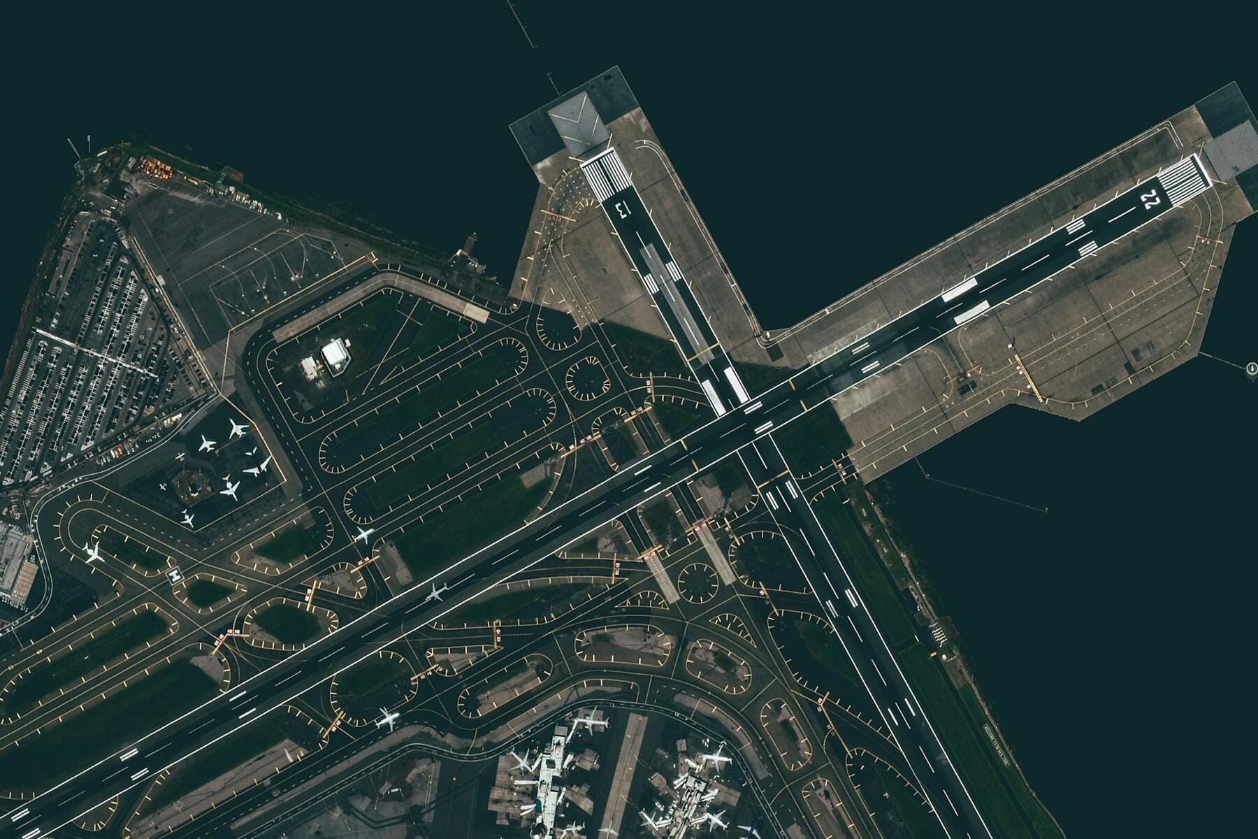 ‘I Messed Up,’ Says Air Traffic Controller After Fatal LaGuardia Crash